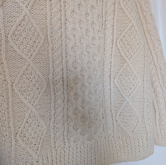 Irish 100% New Wool Fisherman Cable Knit Sweater. Carrais - Picture 5 of 7